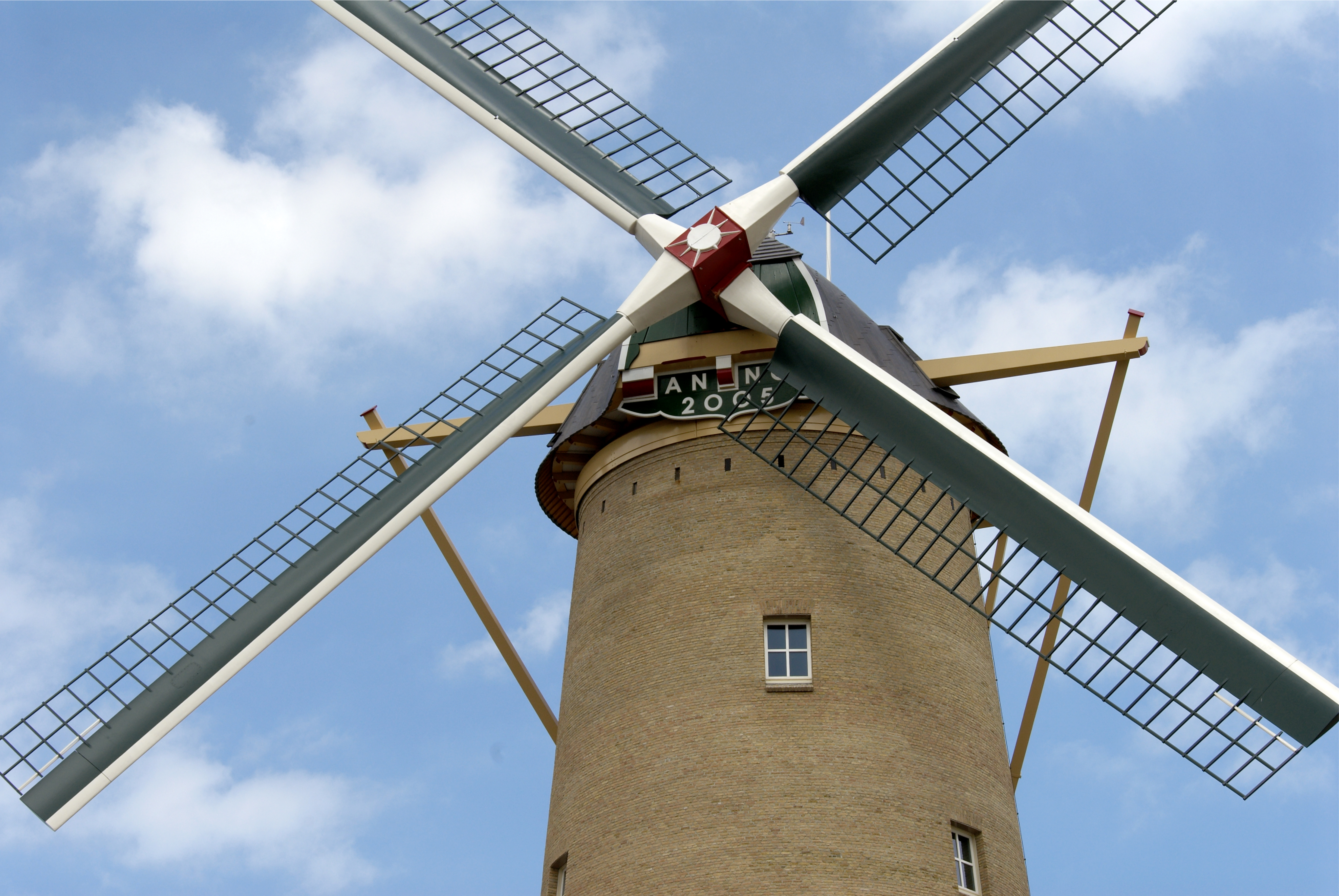 https://noletsgin.com/wp-content/uploads/2022/12/Windmill-De-Nolet-sails.jpg